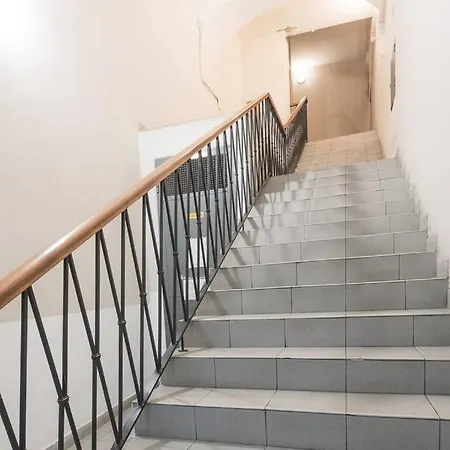 Ospedale Maggiore Vidali Elegant *netflix* Triest